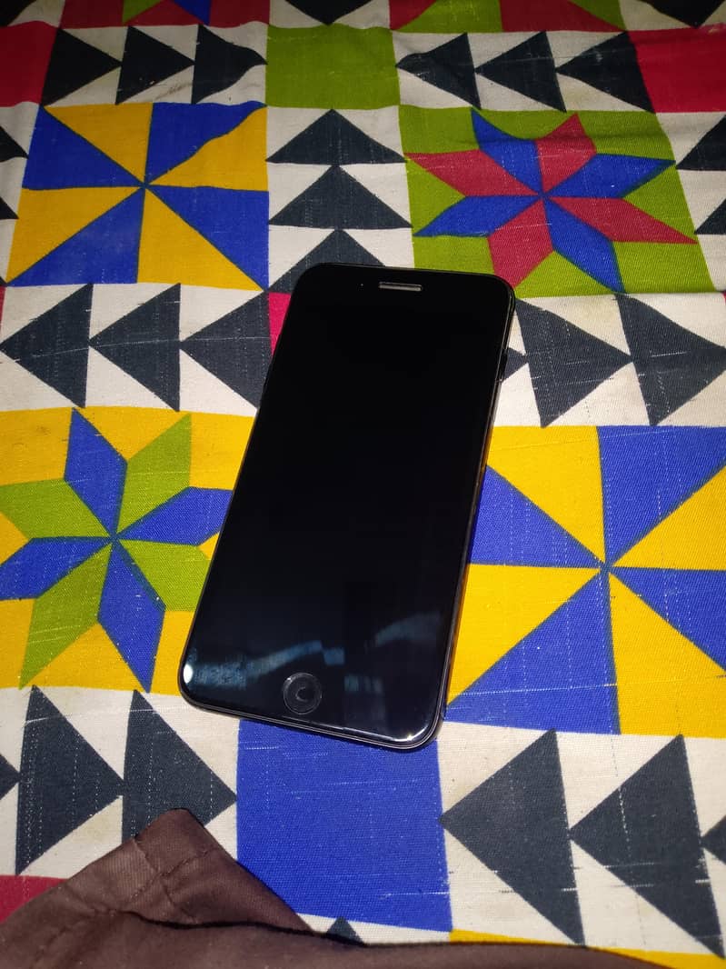 Apple iPhone 7 Plus 8