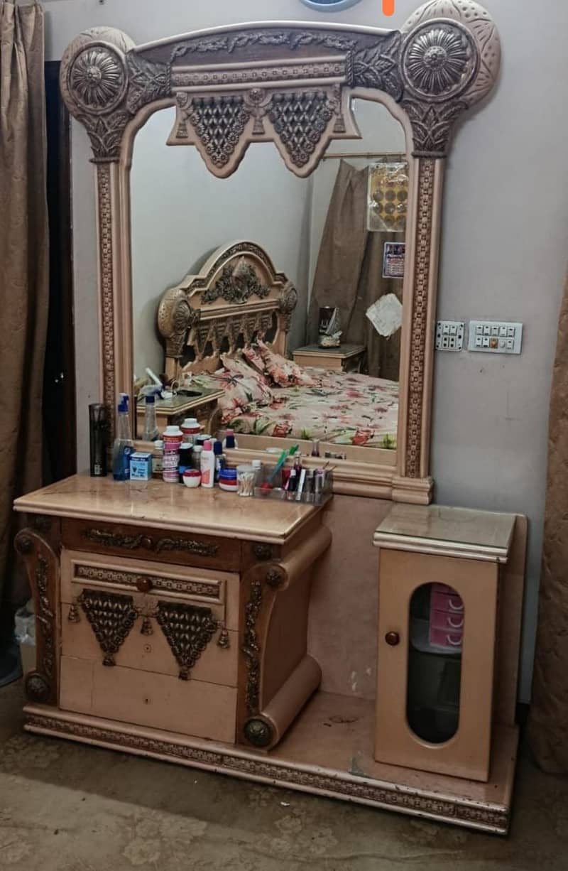 Dressing & Drawers 1