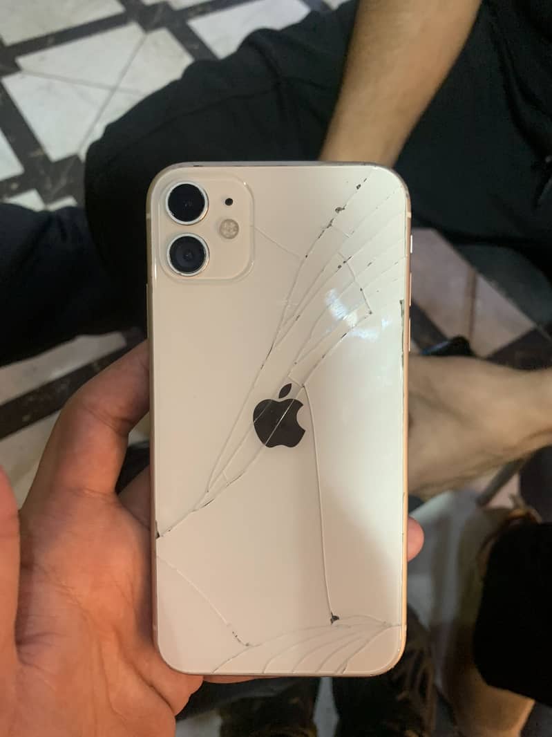 Apple iPhone 11 4