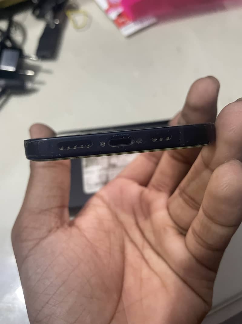 Apple iPhone 12 1