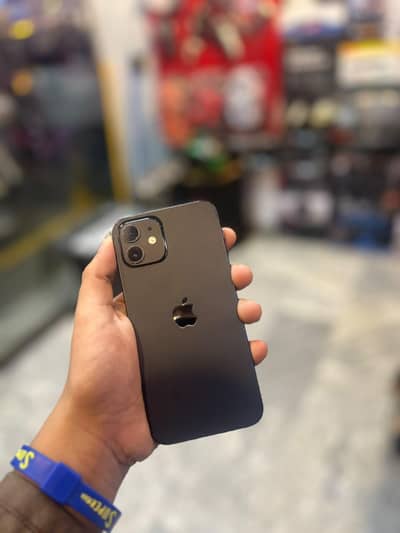 Apple iPhone 12