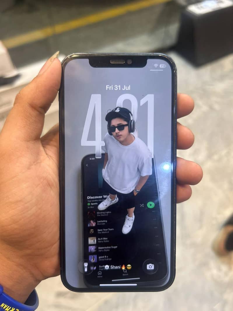Apple iPhone 12 6
