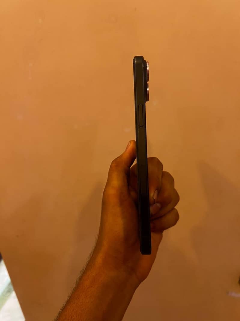 Apple iPhone 15 plus 2