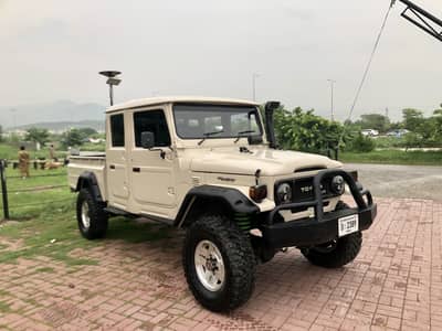 Toyota Land Cruiser FJ 45 Crew Cab 1984