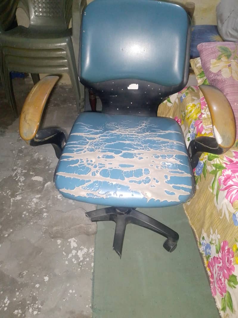 table chair 1