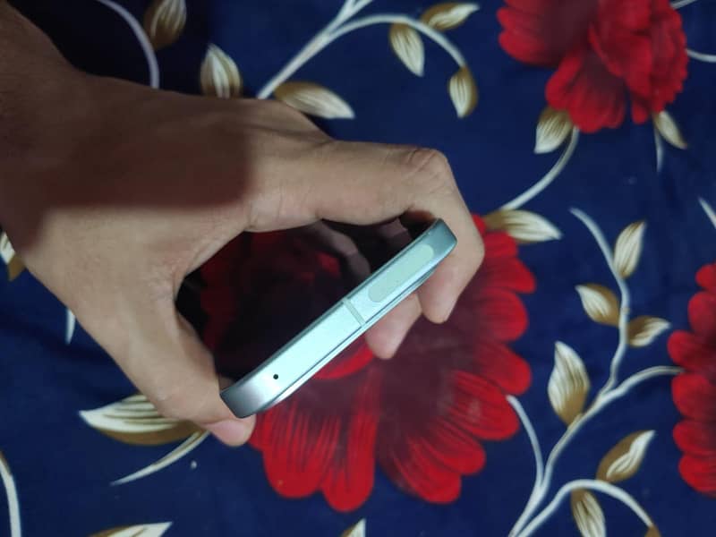 Google Pixel 9 3