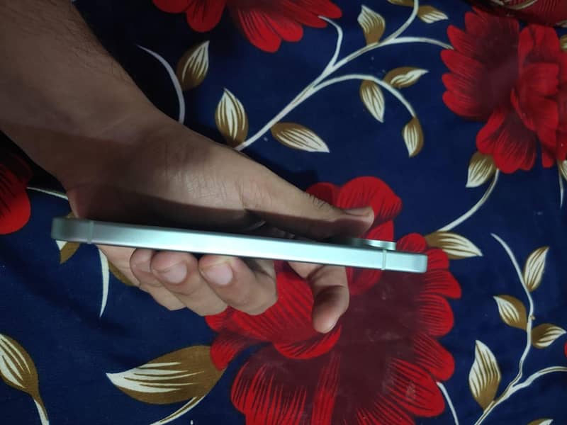 Google Pixel 9 6