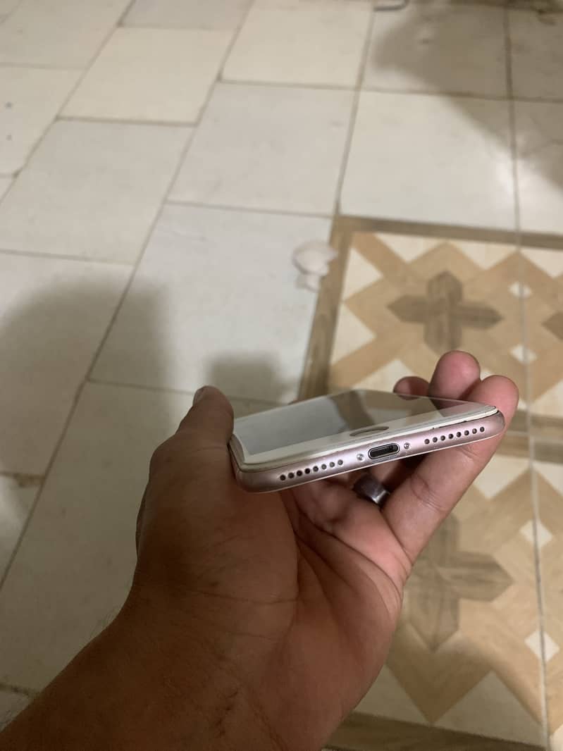 Apple iPhone 7 Plus 3