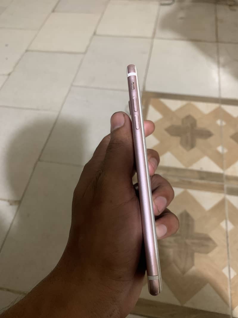 Apple iPhone 7 Plus 4