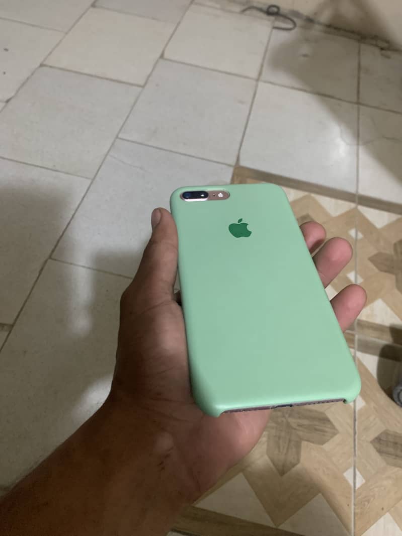 Apple iPhone 7 Plus 6