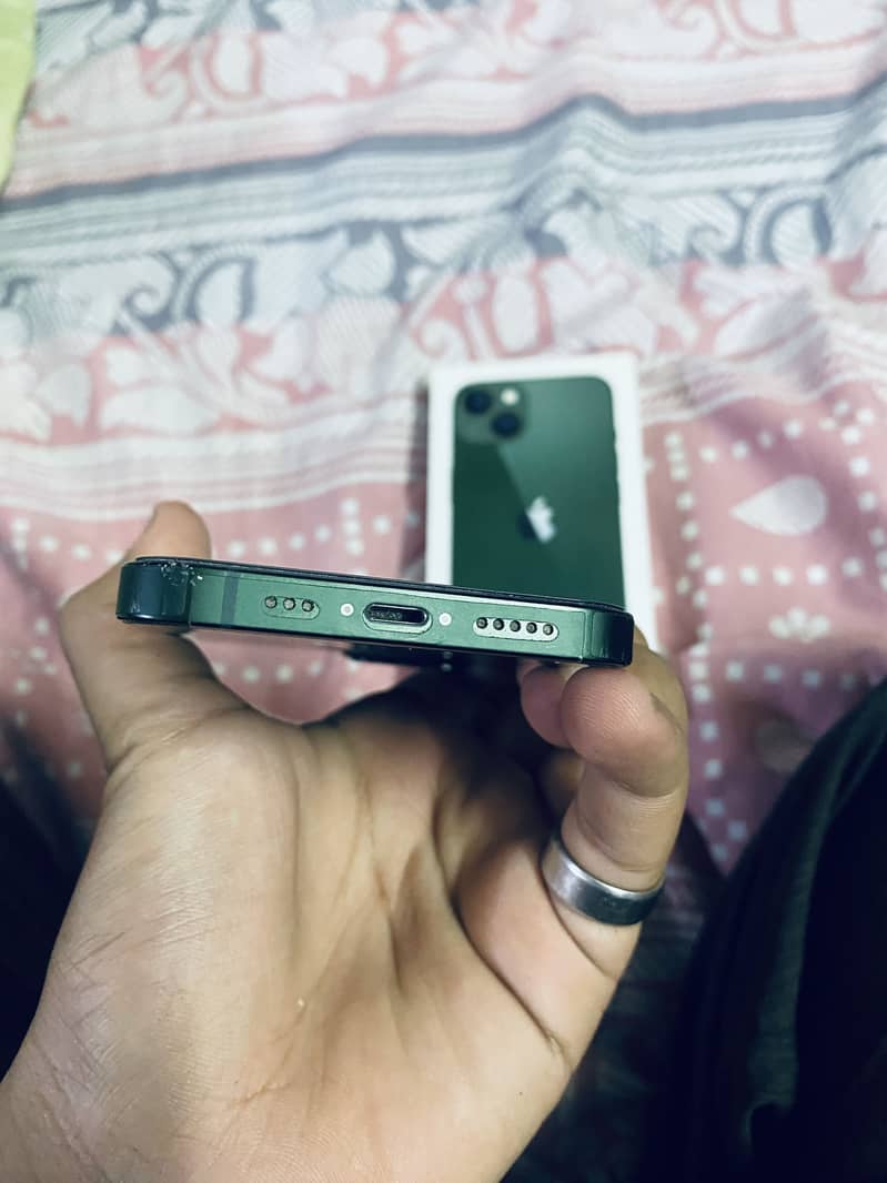 Apple iPhone 13 3