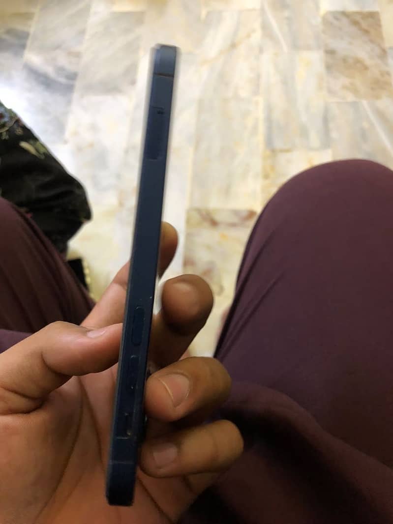 Apple iPhone 12 5