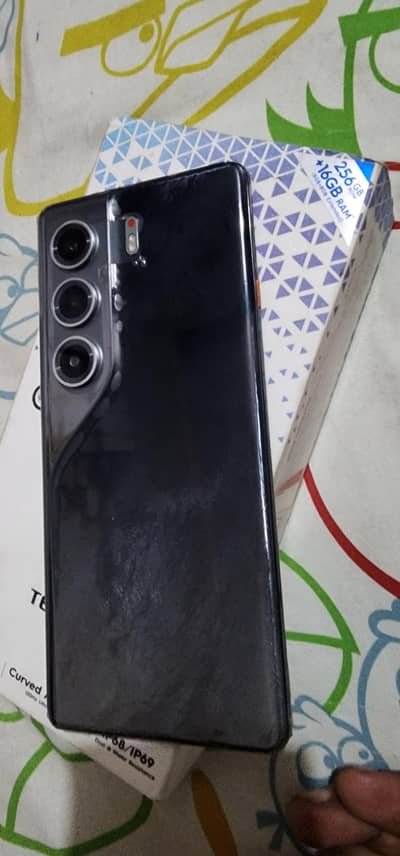 Tecno CAMON 40 Pro
