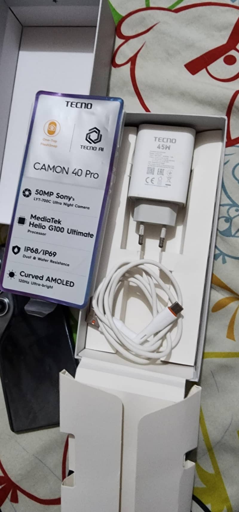 Tecno CAMON 40 Pro 1