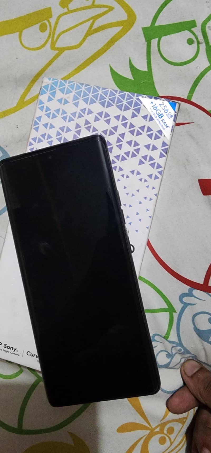 Tecno CAMON 40 Pro 4