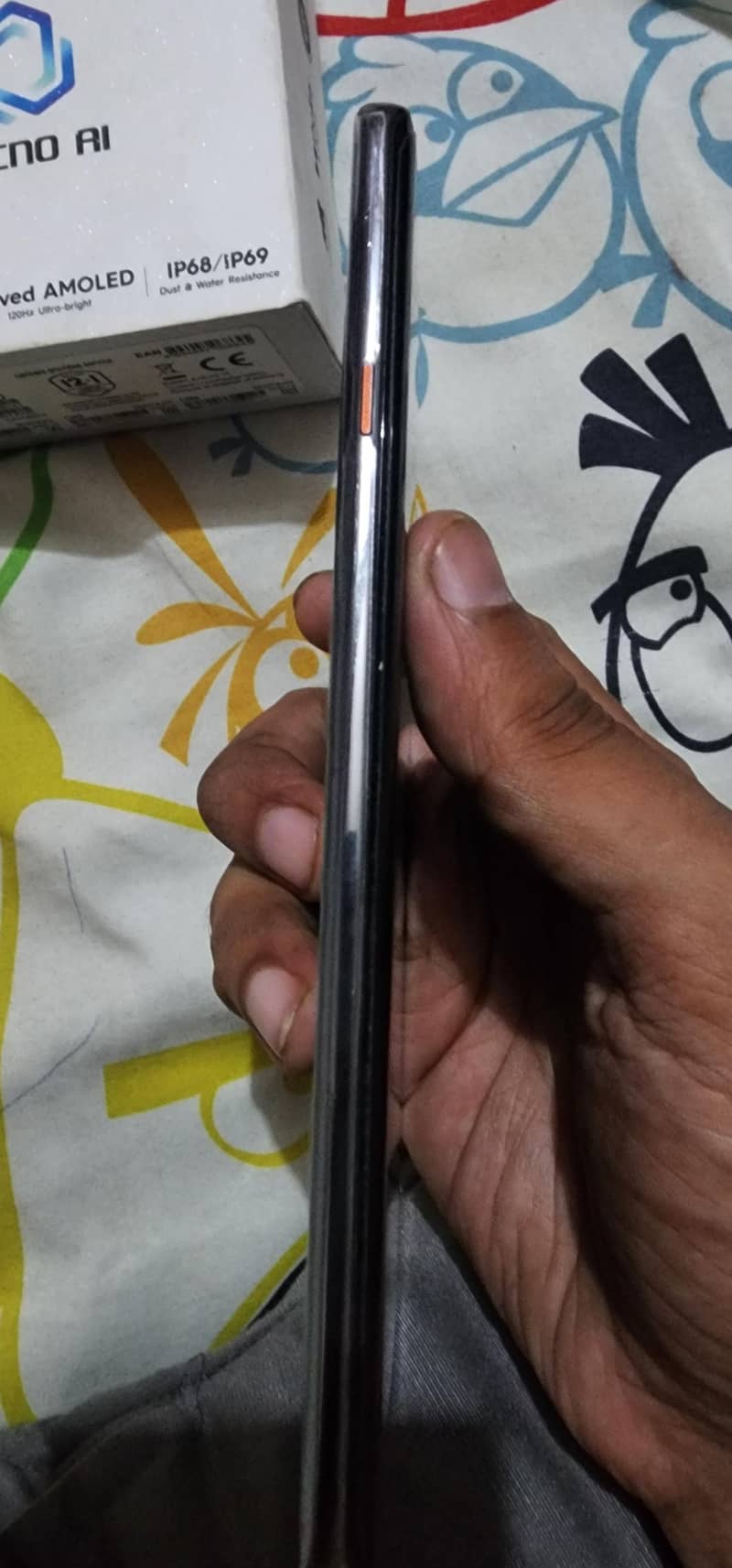 Tecno CAMON 40 Pro 5