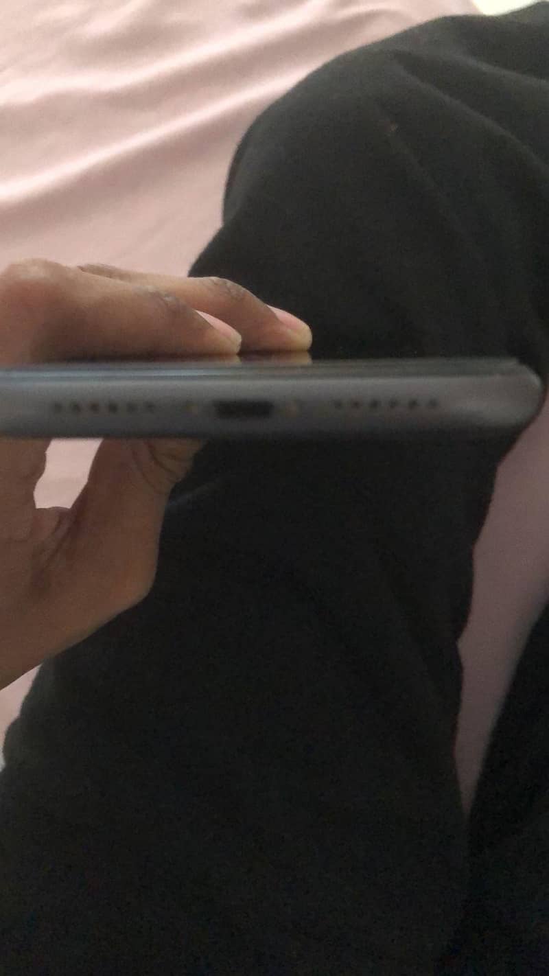Apple iPhone 11 3