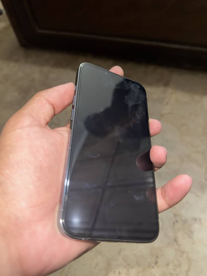 Apple iPhone 13 Pro 1
