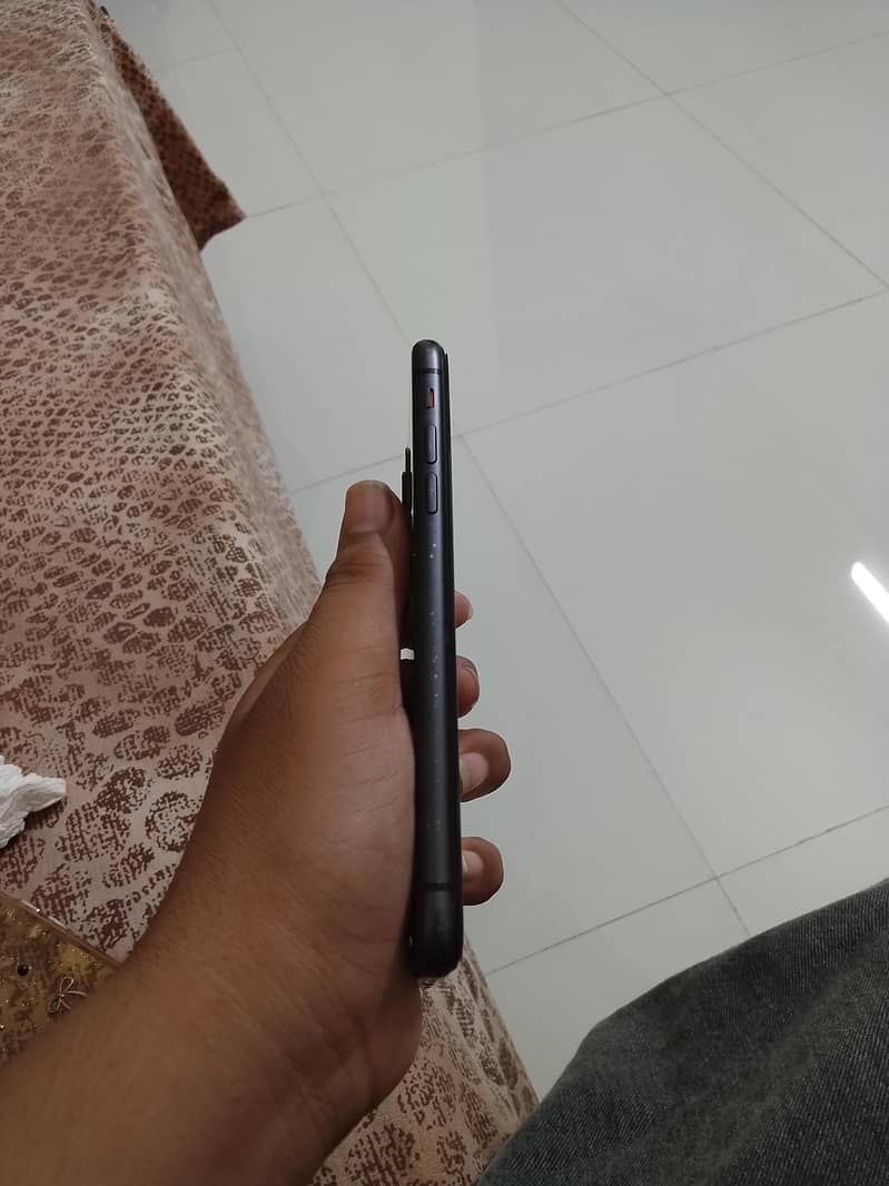 Apple iPhone 11 5
