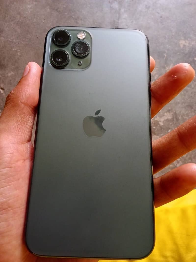 Apple iPhone 11 Pro 4