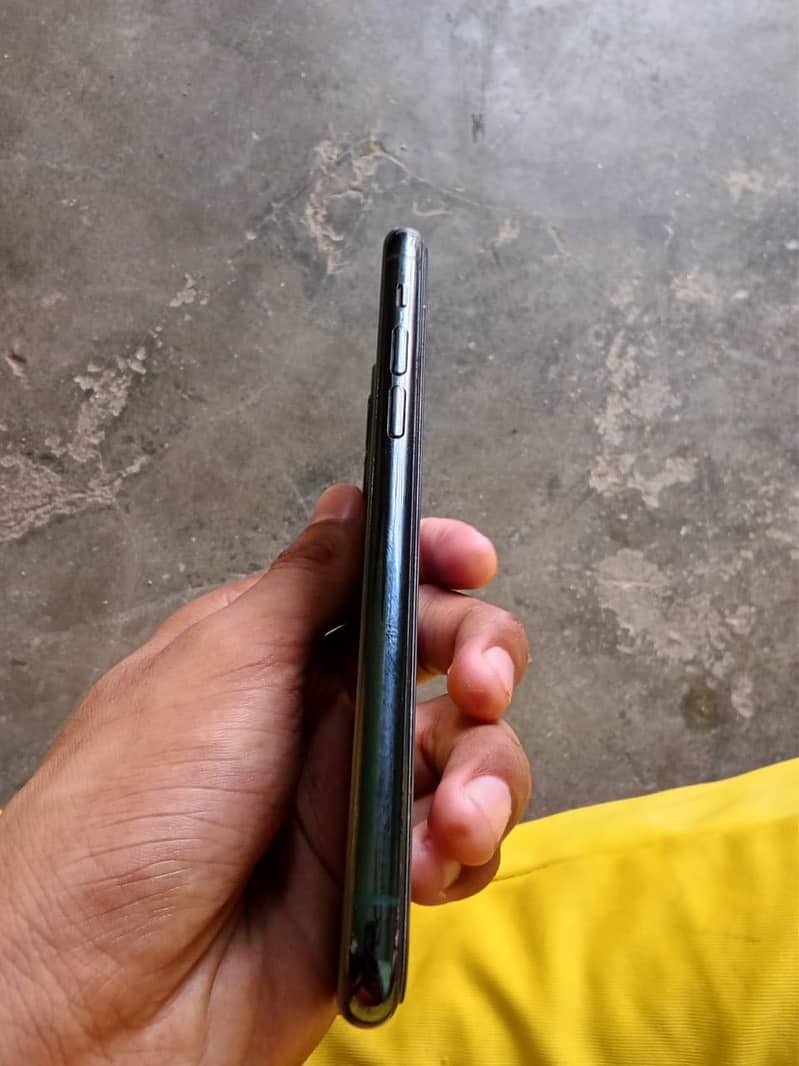 Apple iPhone 11 Pro 5