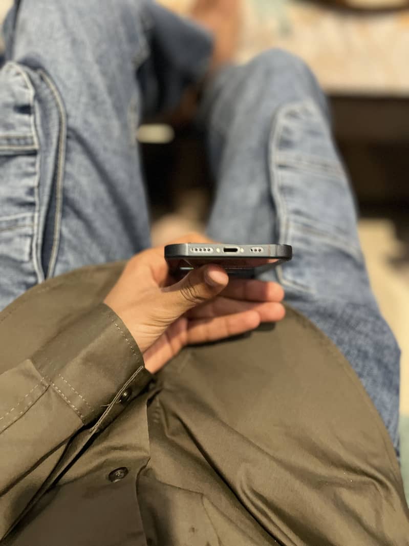 Apple iPhone 13 5