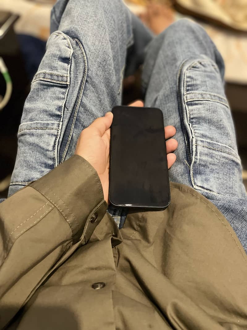 Apple iPhone 13 6