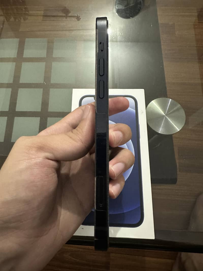 Apple iPhone 12 2