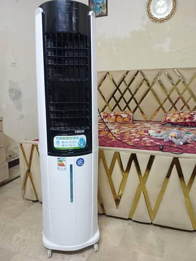 Green Tower Air Cooler | 10/12 timed used | 4 ice packs free