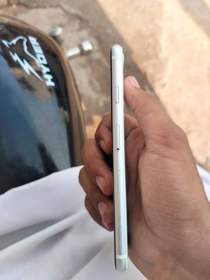 Apple iPhone SE 3