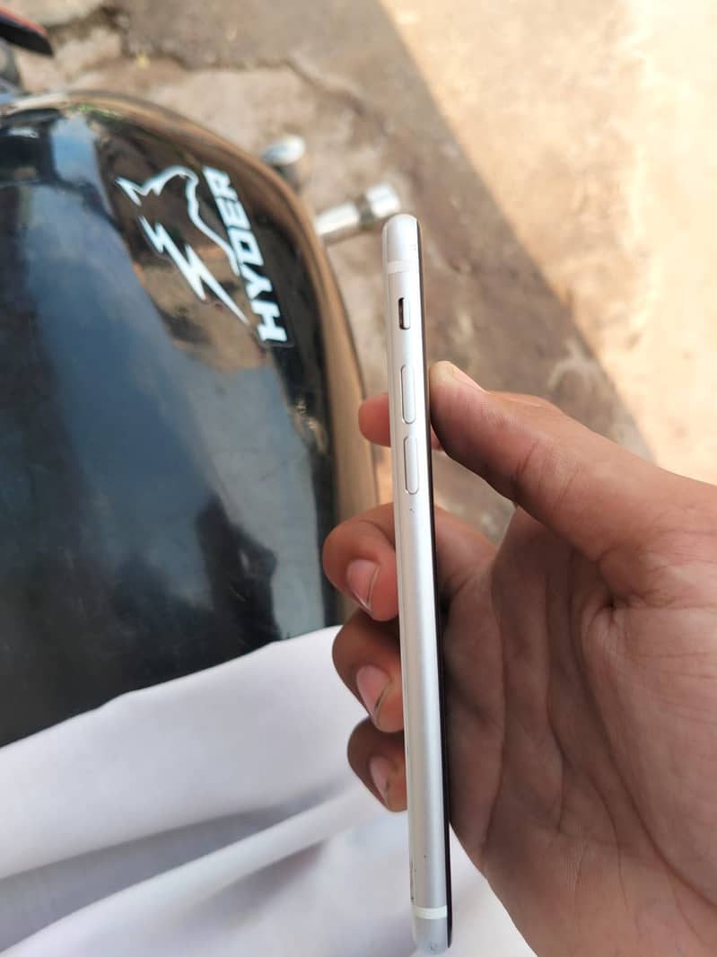 Apple iPhone SE 8