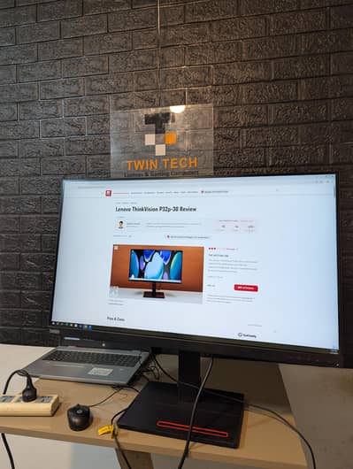 32 Inch IPS 4K Monitor