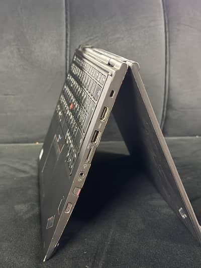 Lenovo Thinkpad X380 Yoga Core i5 8th generation, touch screen 360 flp