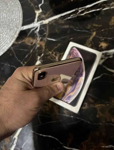 iPhone XS MaX   PTA approved 512 GB contact my Whatsapp O324_2139_264