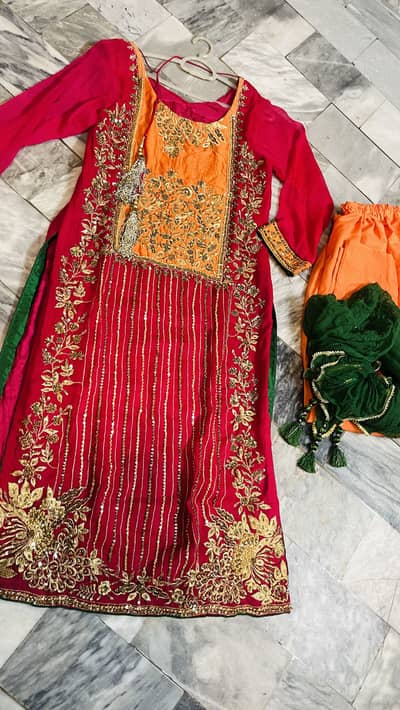 Mehndi clothes for brides n her family