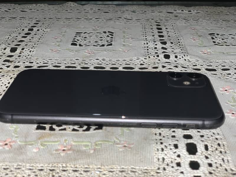 Apple iPhone 11 3