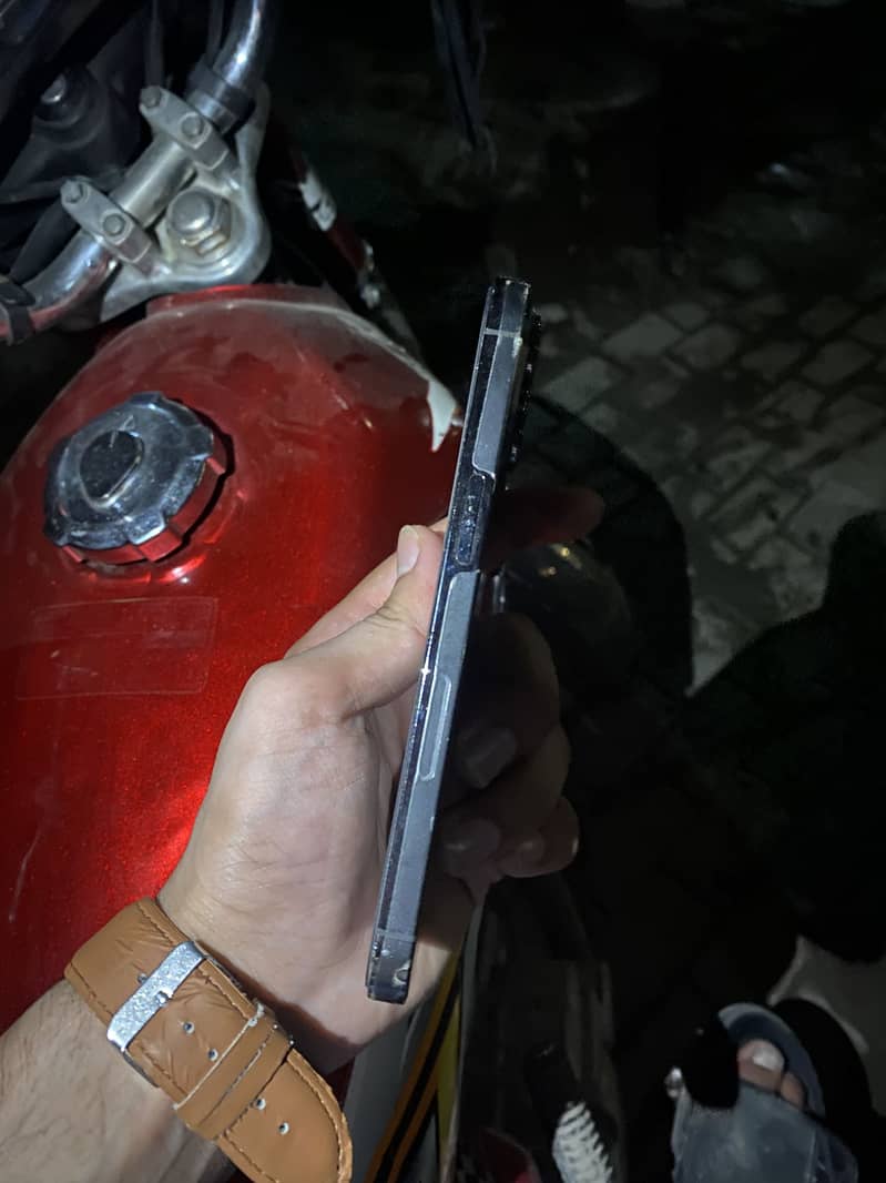 Apple iPhone 13 Pro 1