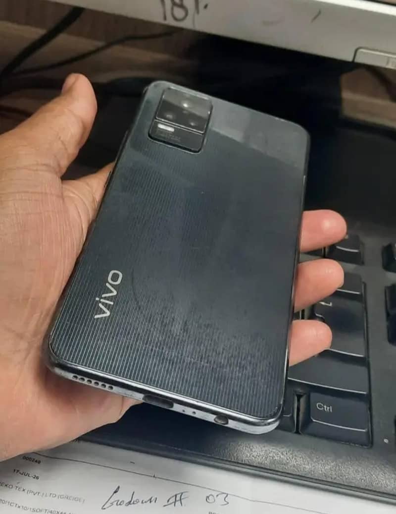 Vivo V21e 4