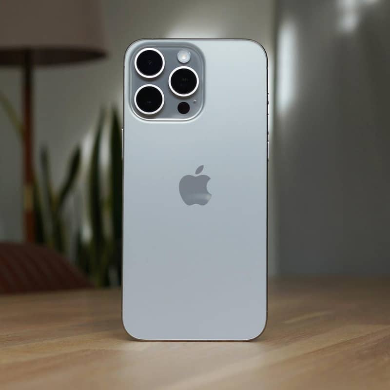 Apple iPhone 15 Pro Max 2