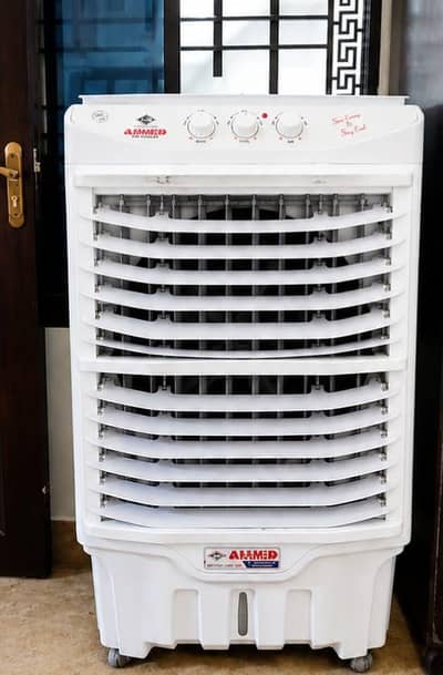 air cooler 10 by 9 hai bilkul thi hai chalta b hai urgent sale