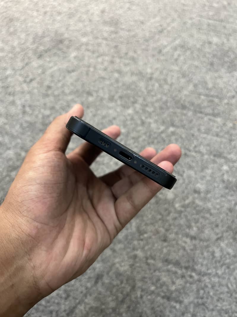 Apple iPhone 13 3