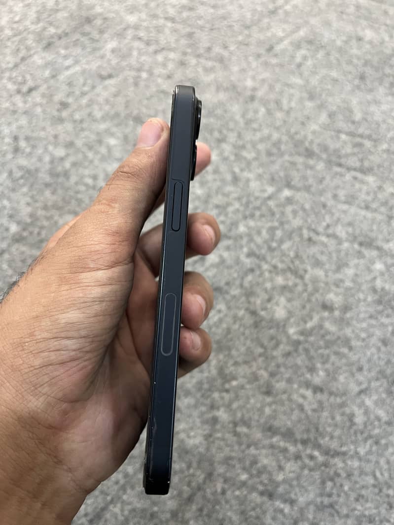 Apple iPhone 13 5