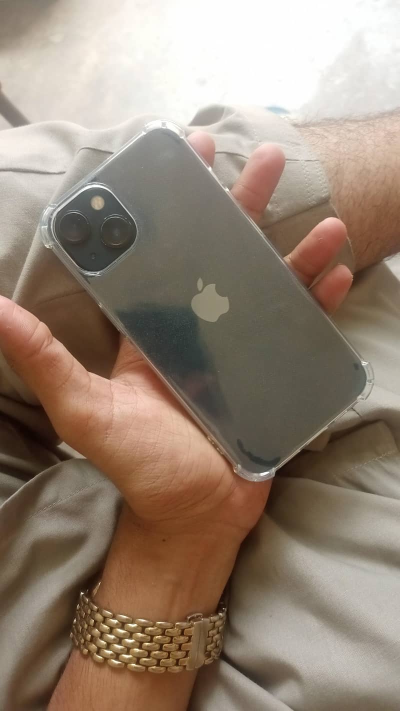 Apple iPhone 13 0