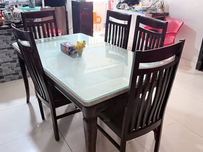 5 dinning chairs and table for sale