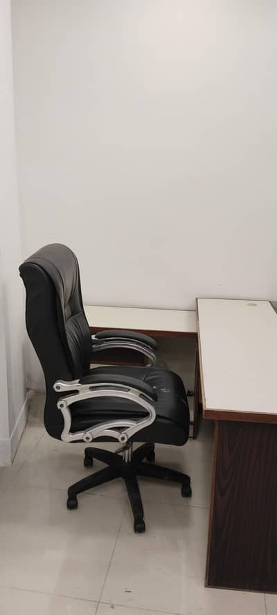 Office Tables with Side Racks