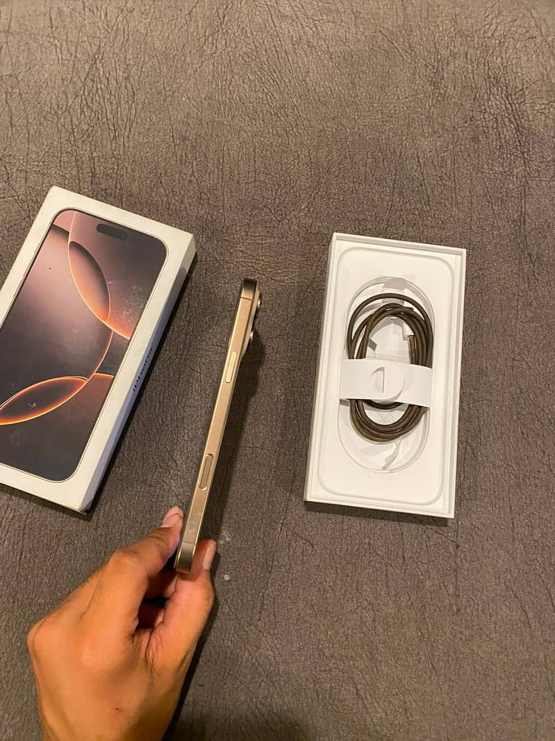 Apple iPhone 16 Pro Max 3