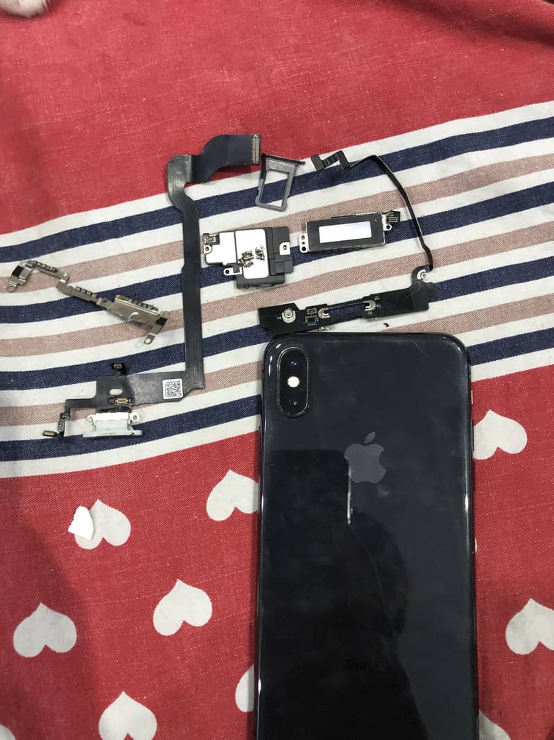 Apple iPhone X 3