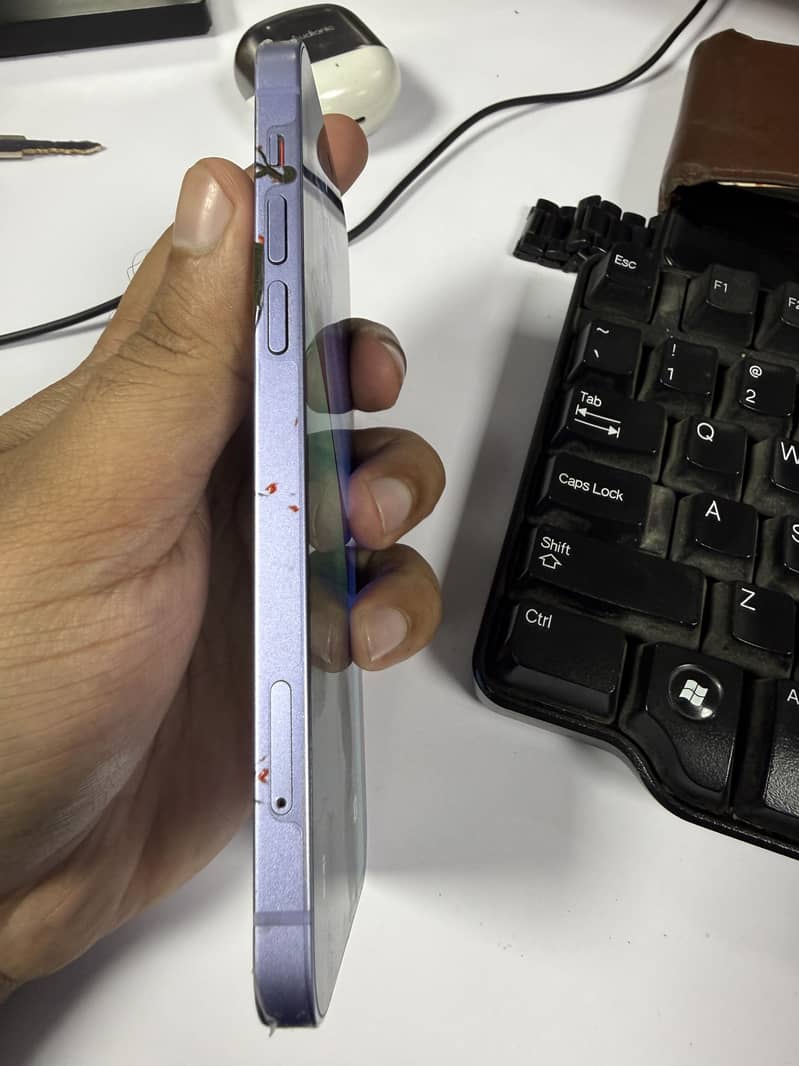 Apple iPhone 12 3