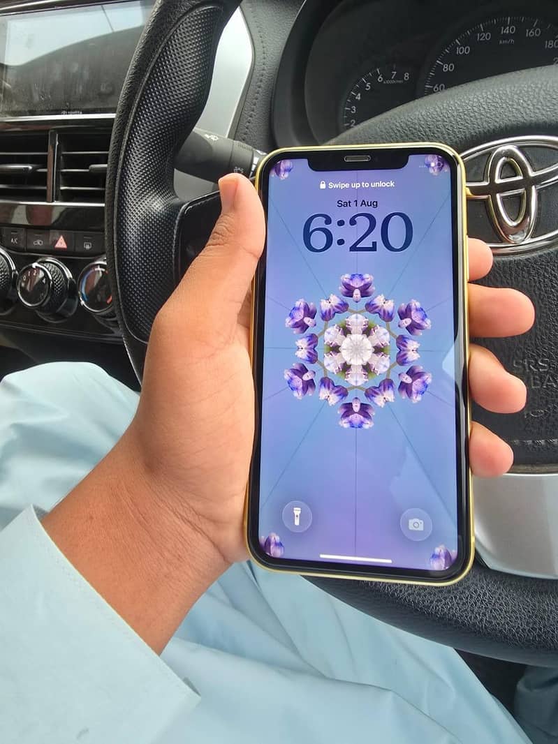 Apple iPhone 11 3