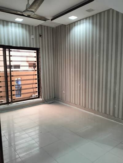 Rawalpindi Bahria Town Phase 8 - 5 Marla House Available For Sale Gas Install